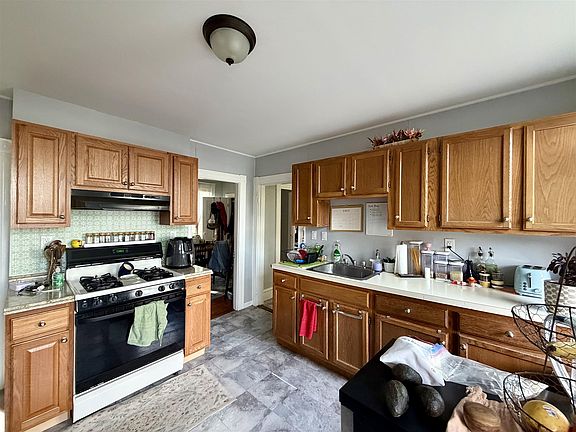 5th image of 72-74 Eustis St #2
