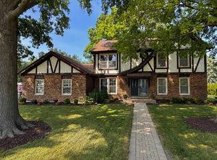 1902 Gigi Ln, Darien, IL 60561