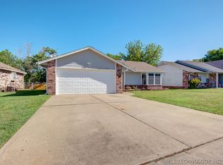 12421 E 35th St S, Tulsa, OK 74146