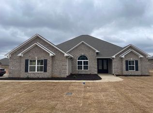 26446 Woodfield Dr, Athens, AL 35613