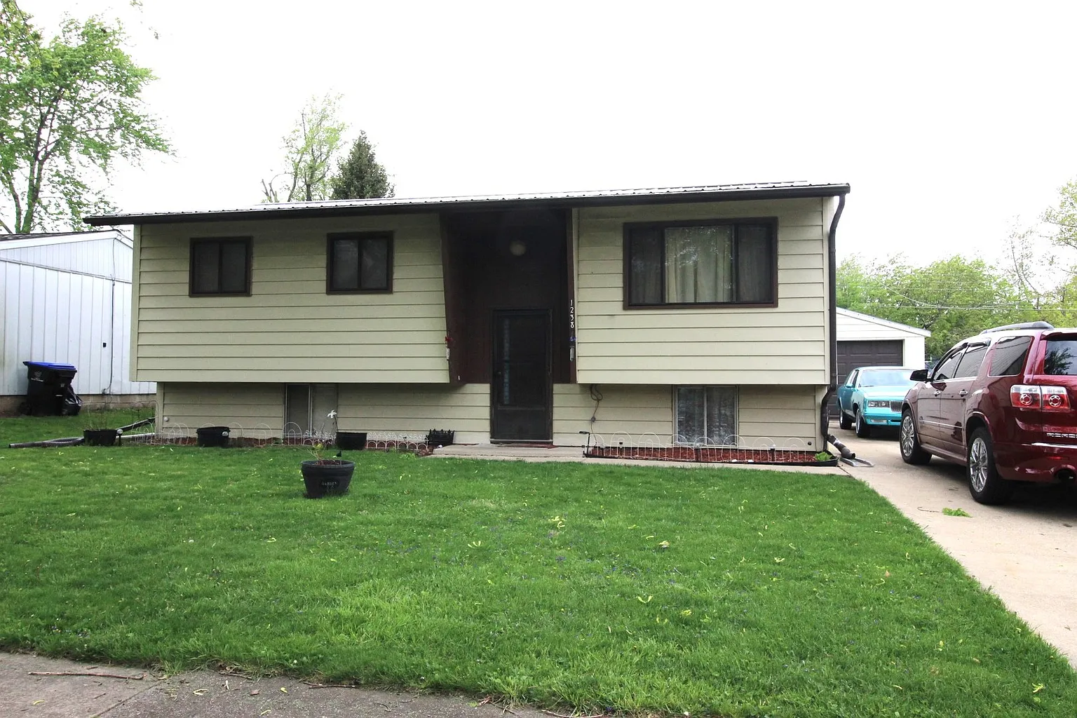 1238 Dogwood Ln photo 1