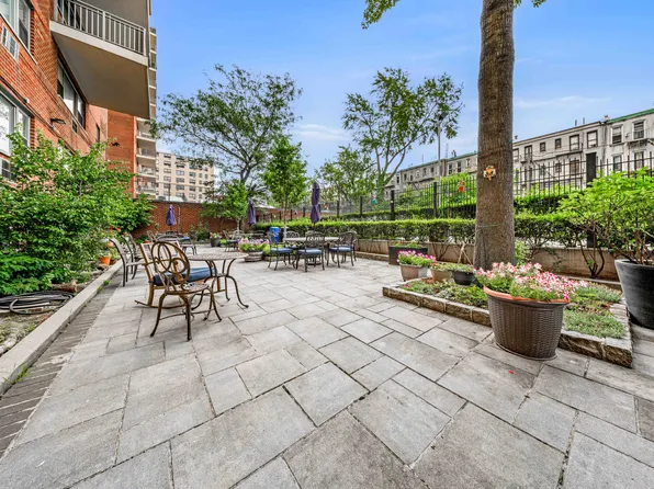 52-30 39th Drive image 12 of 16