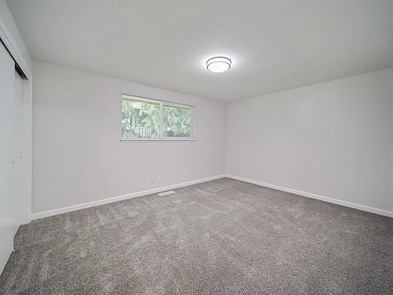 4323 Glen Terra Dr SE — Photo 19