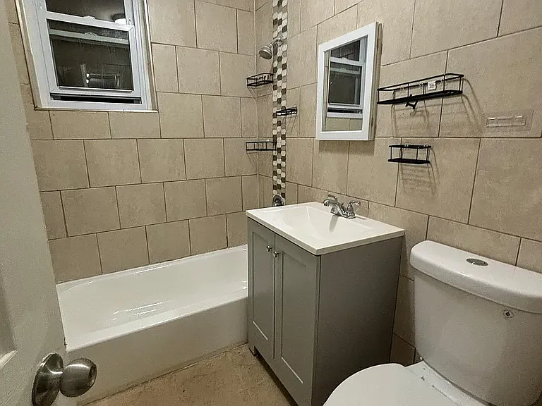48 Carteret St #6D — Photo 6