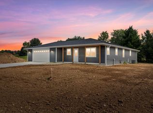 90 McDermott Ct, Random Lake, WI 53075