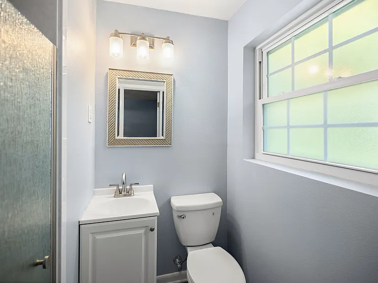 328 Plymouth Ave — Photo 21