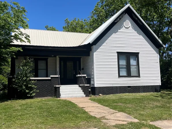 403 E 6th St, Pawhuska, OK 74056