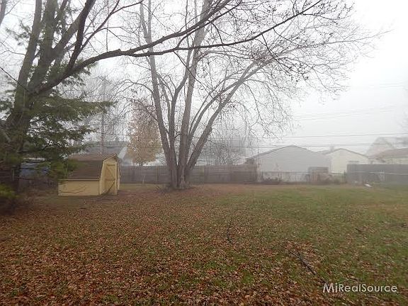 2nd image of 17897 Grove St