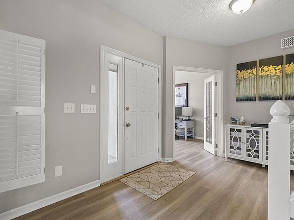 5th image of 859 Dunvegan Ct