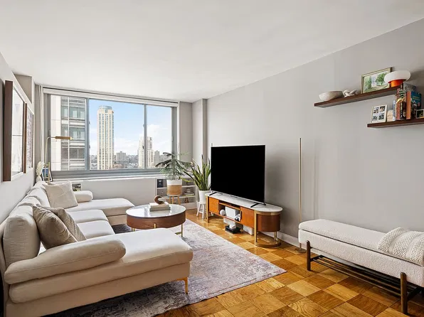 2025 Broadway APT 25C, New York, NY 10023