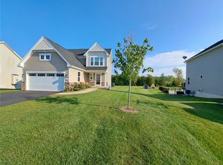 19 Harvest Ridge Trl, West Henrietta, NY 14586