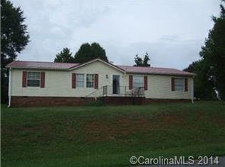 102 Mountain Brook Dr, Bessemer City, NC 28016