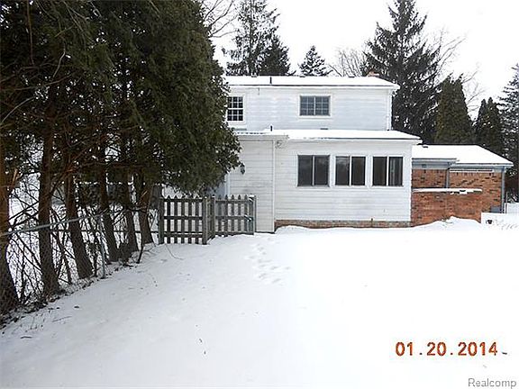 3rd image of 31166 Sunset Dr
