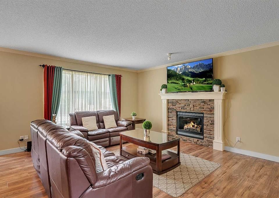 1st image of 105 W West Creek Pond