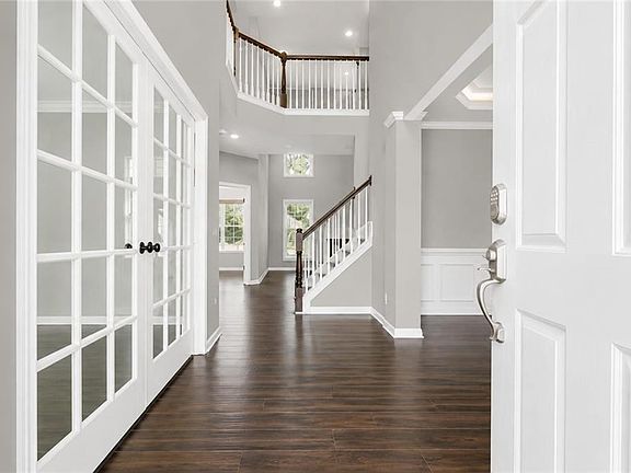 5th image of 2530 Wainwright Way