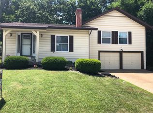 72 Kimberly Ln, Saint Peters, MO
