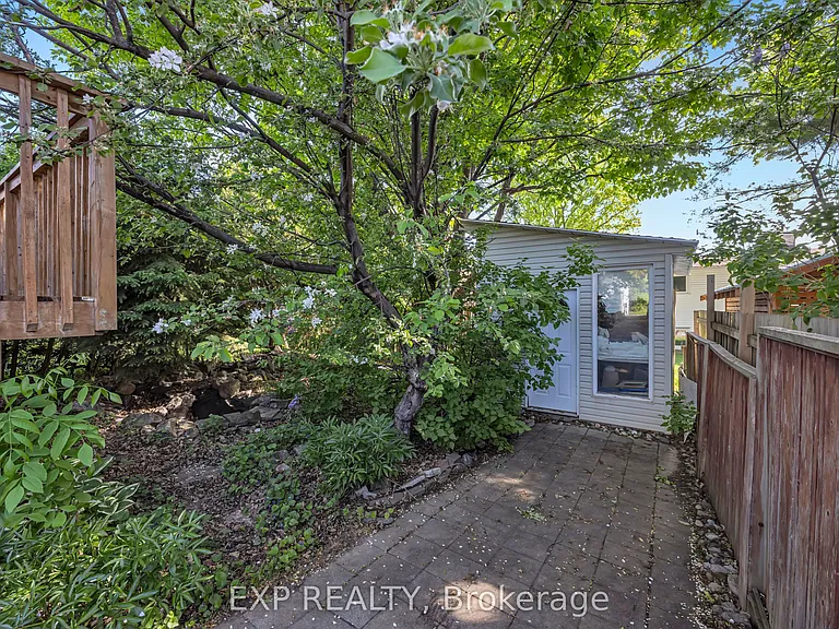 21 Southview Cres — Photo 36