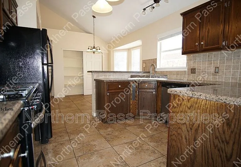 2045 Pueblo Nuevo Cir — Photo 8