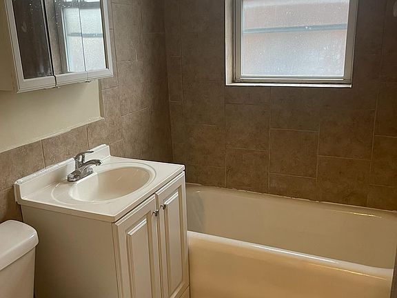 4th image of 8253 S Evans Ave #2