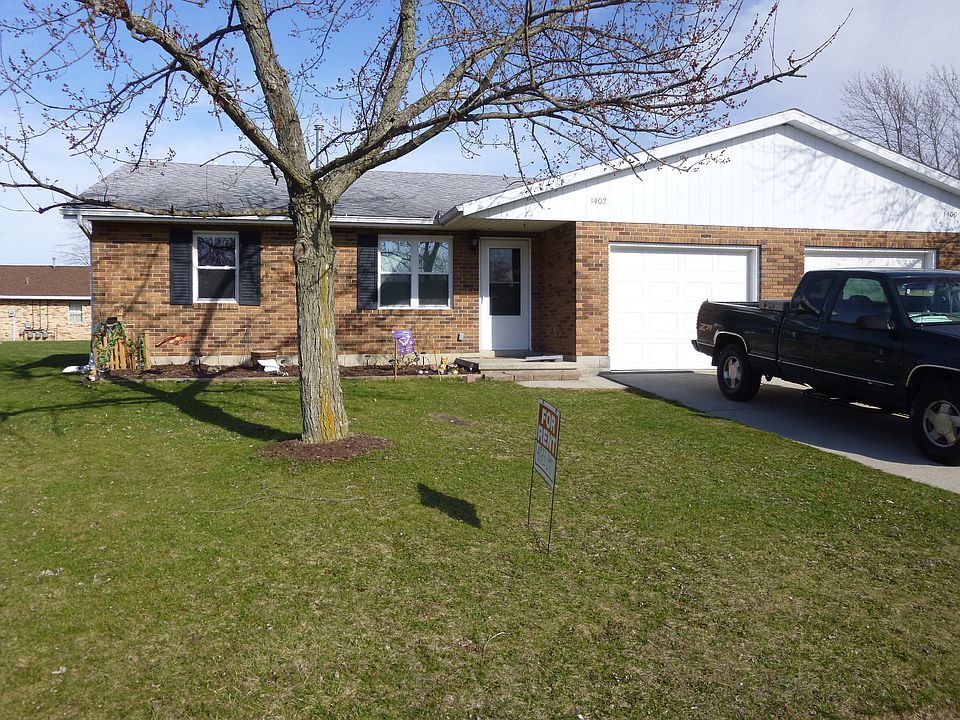 Front of 1402 Queensbury