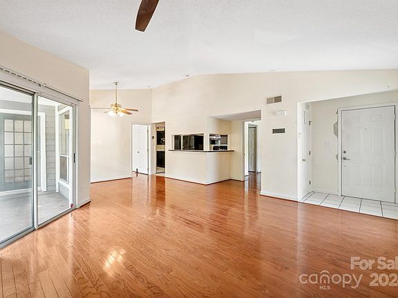 4th image of 7434 Ashfield Ct