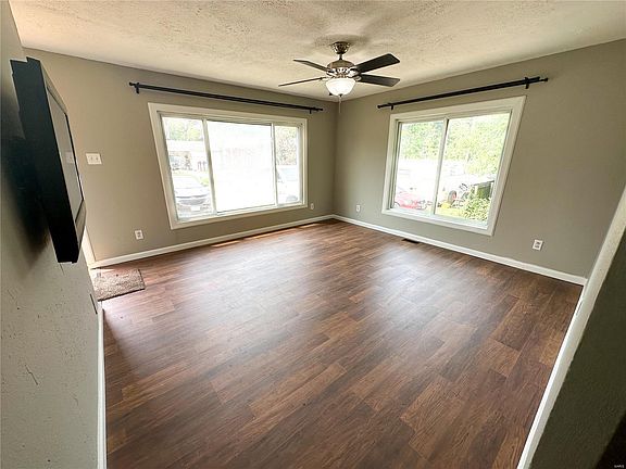 5th image of 3949 Park Ln