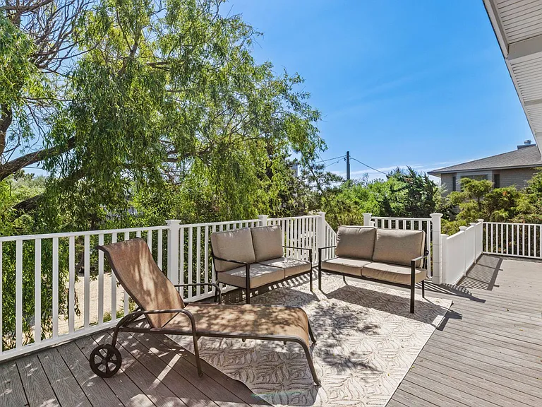423 Dune Rd #A — Photo 23