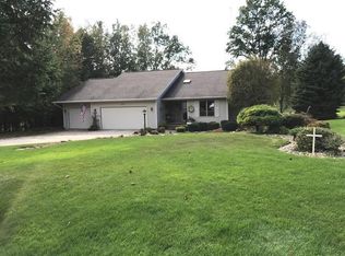 5685 Royal Ct, Gladwin, MI 48624