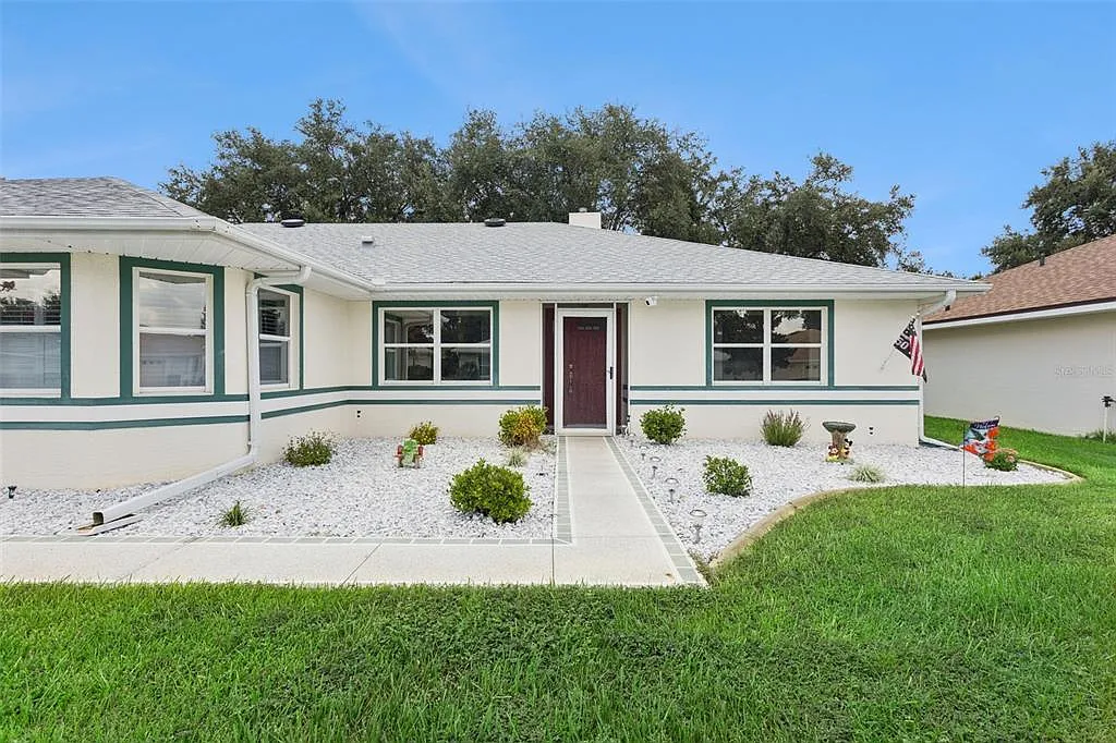 2 bed, 2.0 bath, 2166 sqft, $2,300 — Photo 4