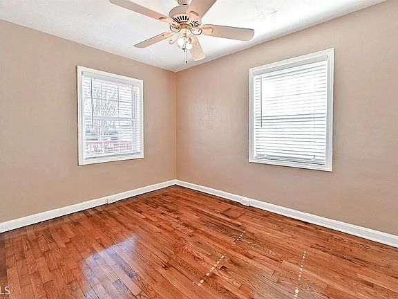 5th image of 2926 Davis St Unit 2926