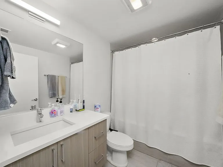 838 W Erie St #3W — Photo 13