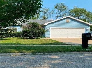 1020 Applewood Ln, Algonquin, IL