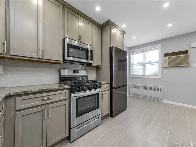 638 E 84th St #2 — Photo 6