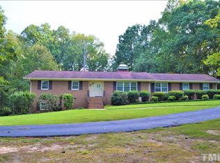 1805 Lord Ashley Dr, Sanford, NC 27330
