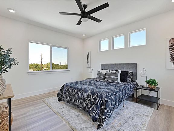4th image of 7306 Carver Ave #1
