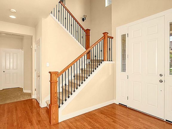 2nd image of 16652 NE 120th St