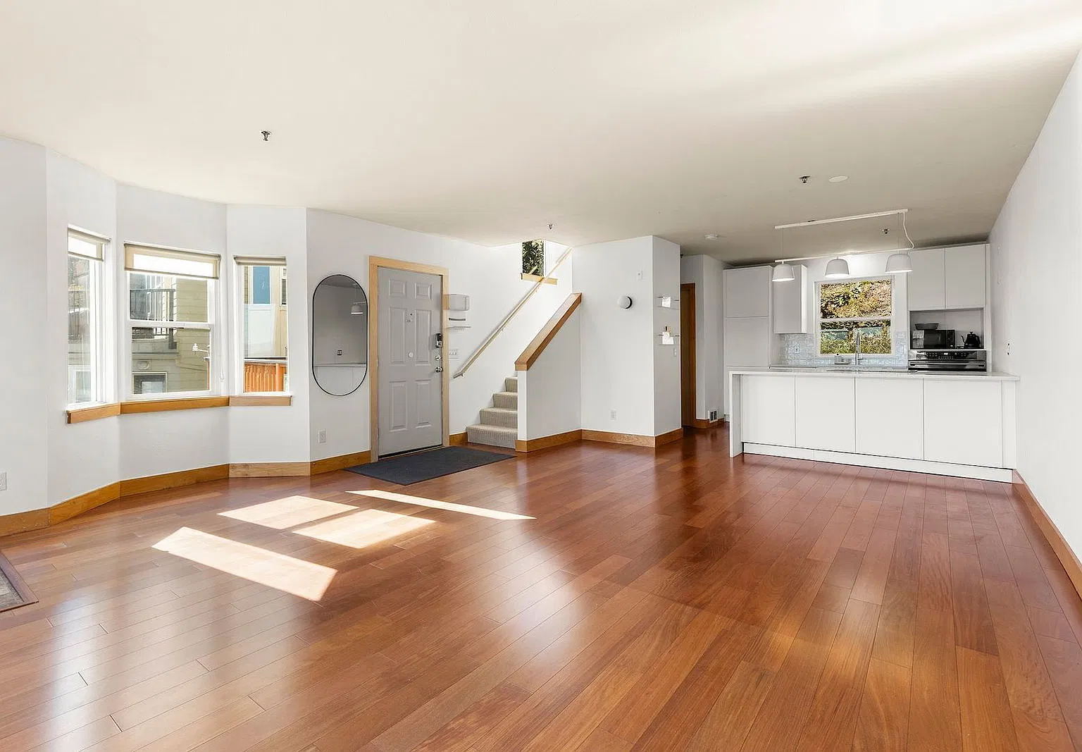 2 bed, 1.5 bath, 1129 sqft, $2,800 — Photo 3