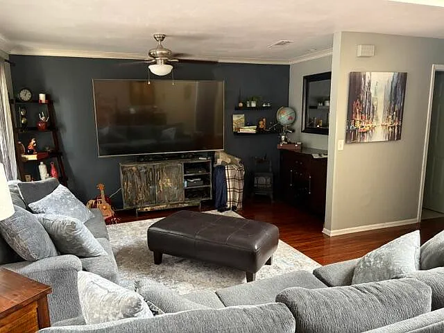 1 bed, 1.0 bath, 1206 sqft, $2,800 — Photo 2