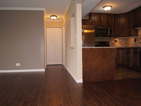 2nd image of 601 Limerick Ln APT 3C