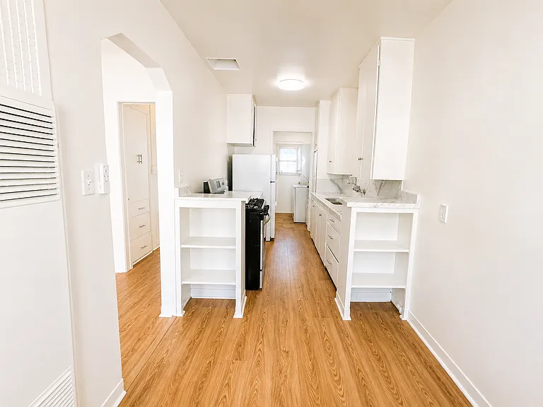 430 E Angeleno Ave — Photo 5