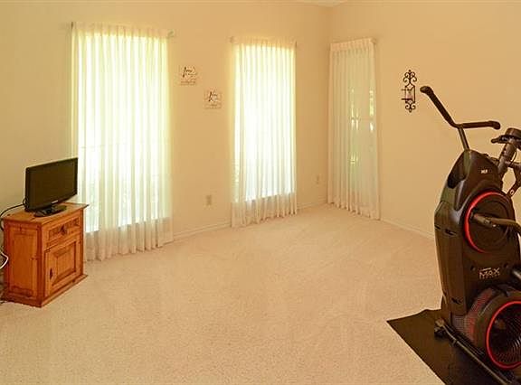 5th image of 2208 Fountain Head Dr