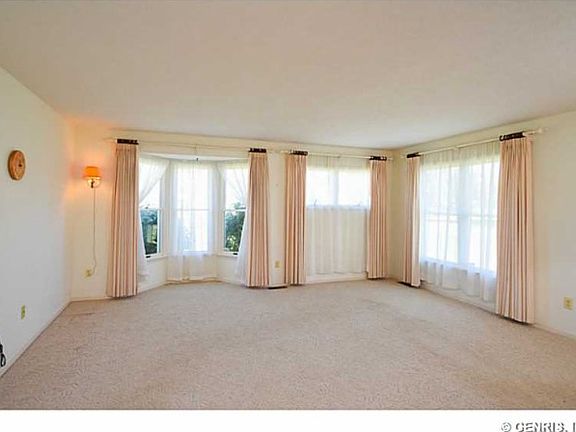 4th image of 1120 Colonie Dr