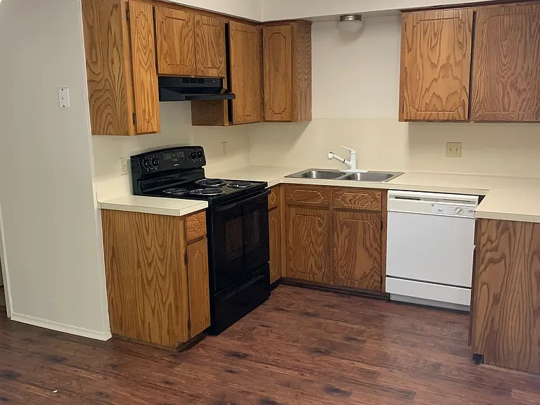 218 Kyla St #B — Photo 10