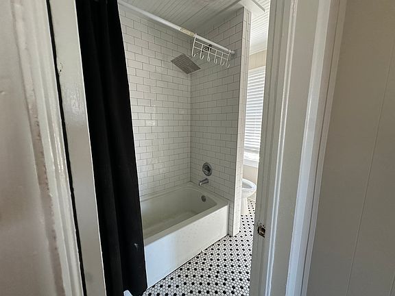 4th image of 1401 8th St #1401