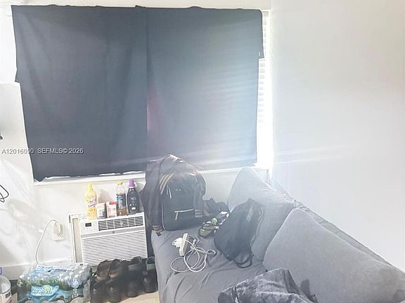 5th image of 920 Euclid Ave APT 3