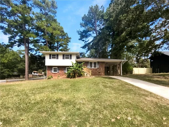 1546 Cardinal Rd, Jonesboro, GA 30238