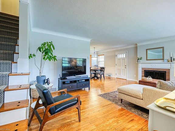 5th image of 4776 W Park Dr