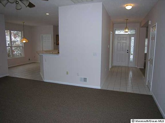 5th image of 111 Driftwood Dr