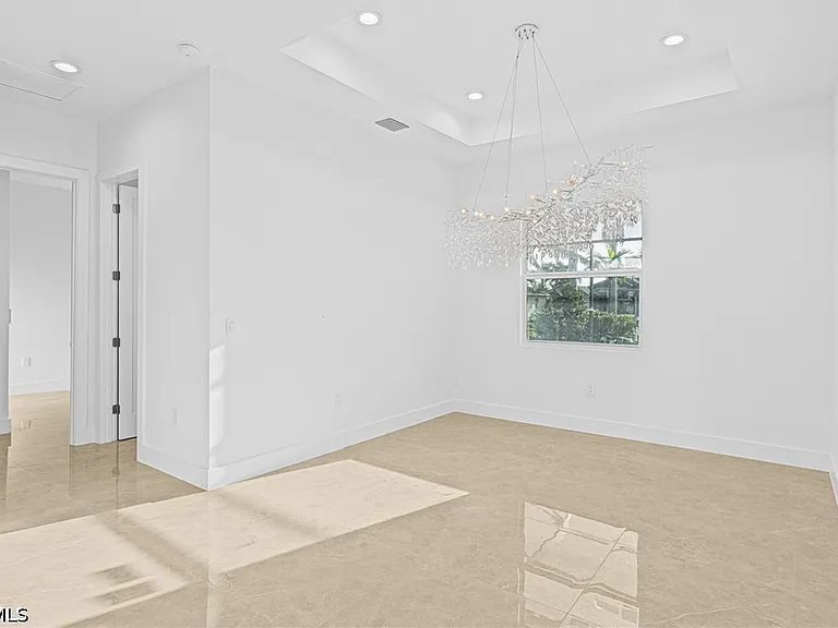 821 NW 37th Pl — Photo 19