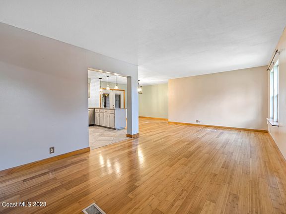 5th image of 4291 Ponds Dr